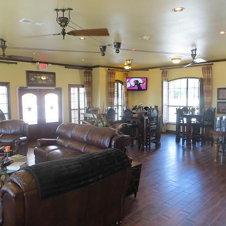 Hotel Texas Cuero Екстериор снимка