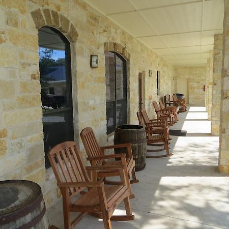 Hotel Texas Cuero Екстериор снимка