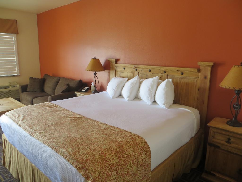 Hotel Texas Cuero Екстериор снимка