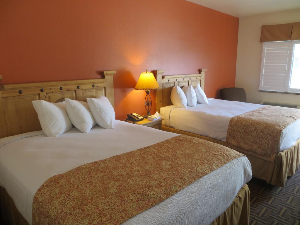 Hotel Texas Cuero Екстериор снимка