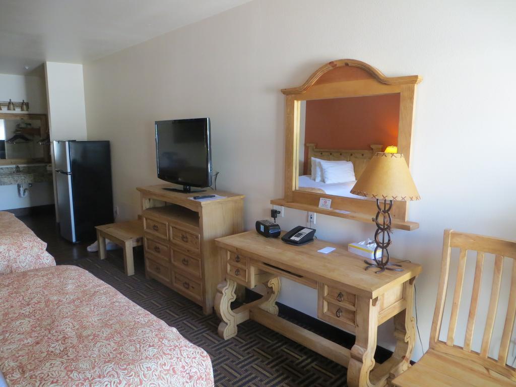 Hotel Texas Cuero Екстериор снимка