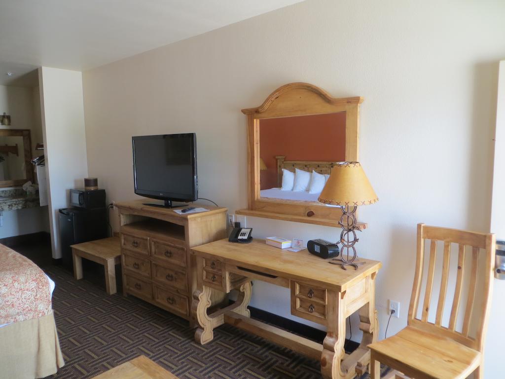 Hotel Texas Cuero Екстериор снимка