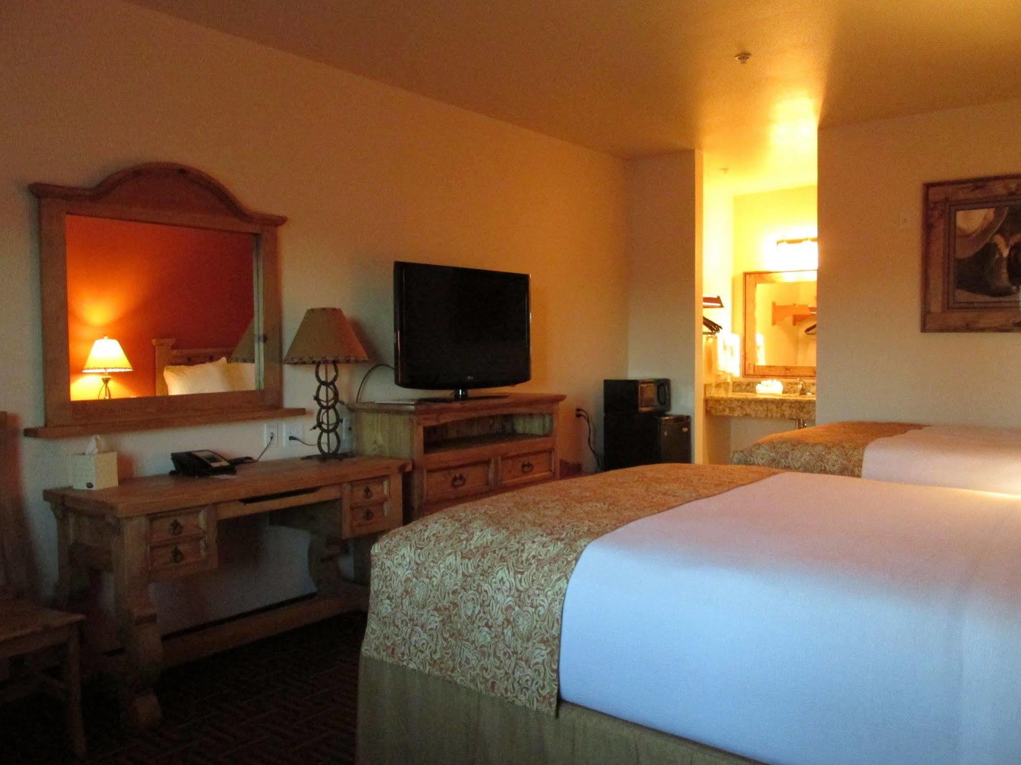 Hotel Texas Cuero Екстериор снимка